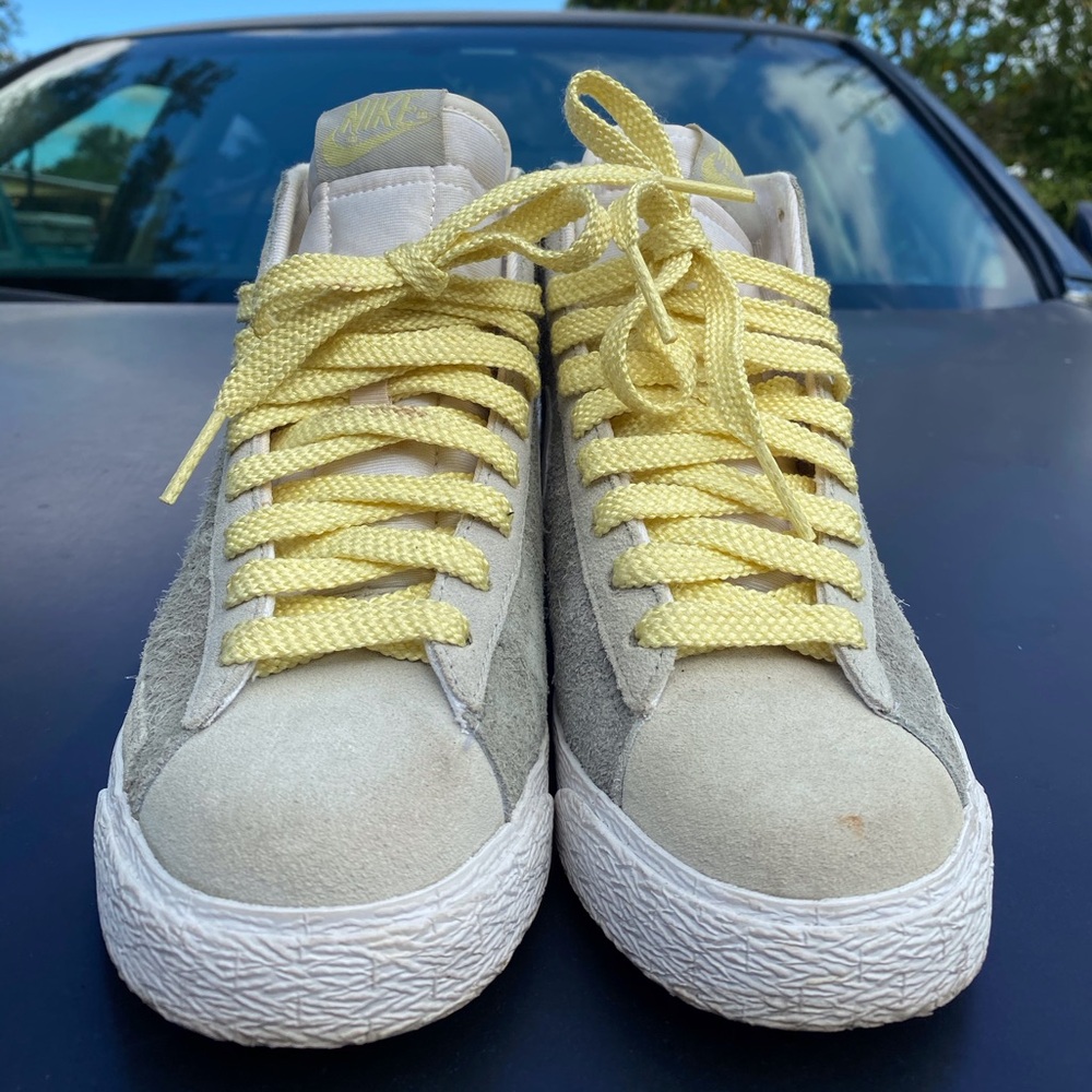 Women’s Nike Blazer size 7 | Gray, yellow, and white